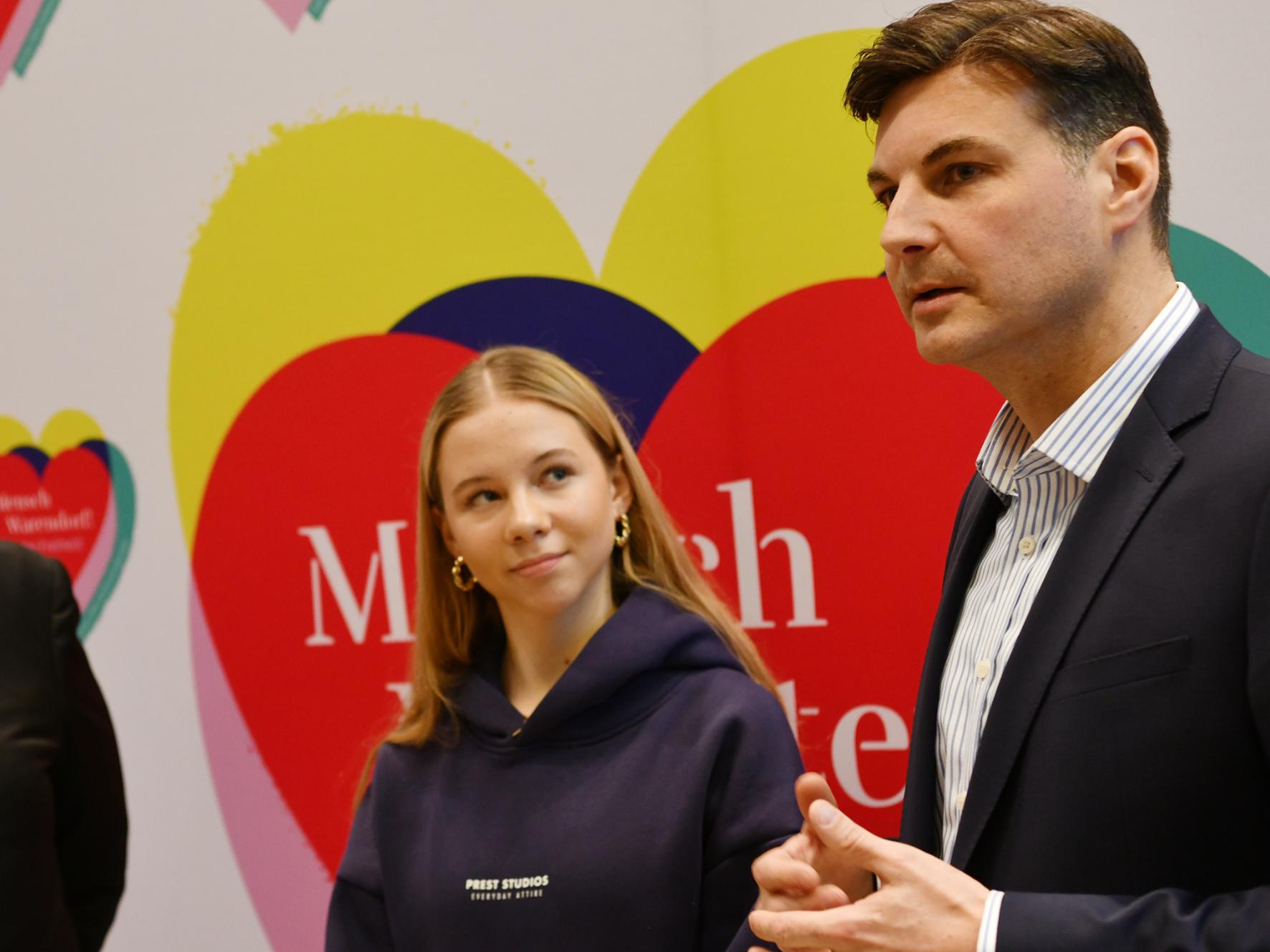 Dominique Hopfenzitz sieht in der Demokratie-Kampagne viel Potenzial in der Kreativität und Energie der jungen Menschen.