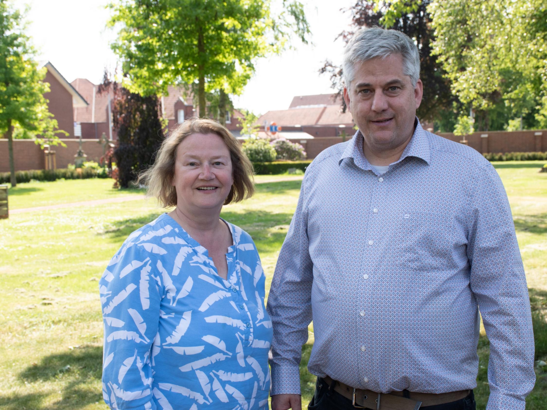 Christel Mers (Gemeindecaritas) und Dirk Müller (Pastoralreferent und Caritas-Beauftragter).