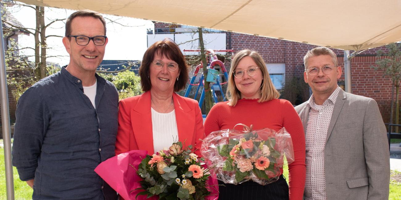 ABW-Leiterin Martina Kemper (2.v.l.) mit ihrer Nachfolgerin Karla Gesing sowie Caritas-Vorstand Peter Schwack (r.) und Bereichsleiter Thomas Berning.