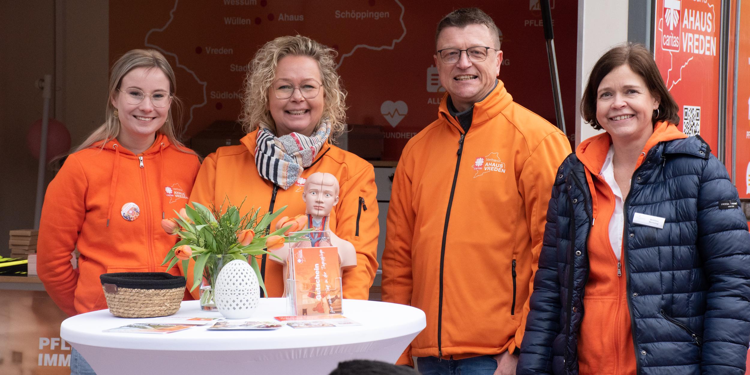 Luisa Roß, Anja Bertelmann, Thomas Grotenhoff und Bettina Berning (v.l.) informierten über die Angebote des Caritasverbandes.