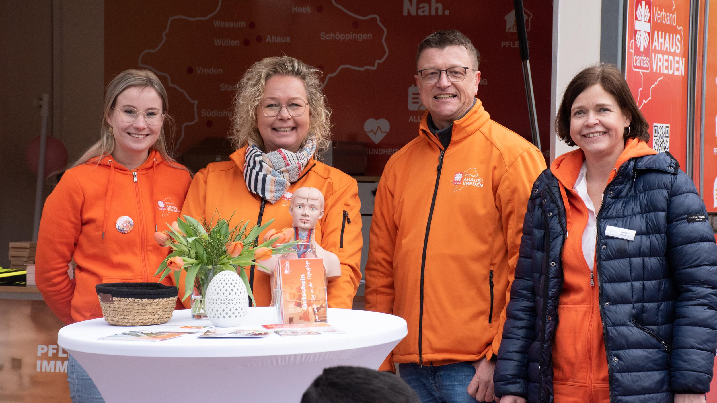 Luisa Roß, Anja Bertelmann, Thomas Grotenhoff und Bettina Berning (v.l.) informierten über die Angebote des Caritasverbandes.