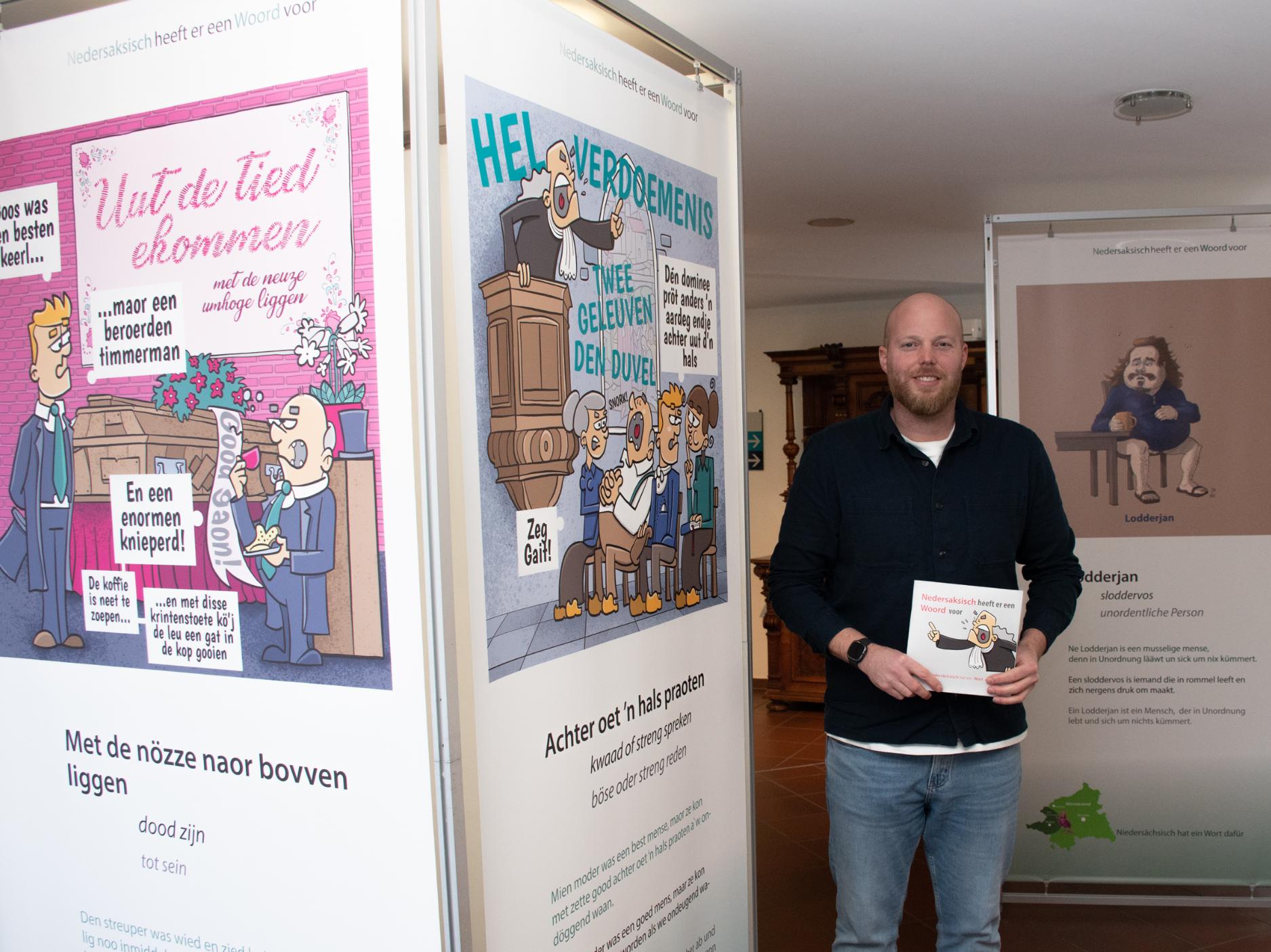 Sebastian Stödtke freut sich, dass die Wanderausstellung Station im Henricus-Stift in Südlohn macht.