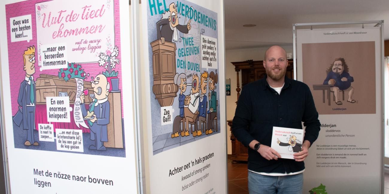 Sebastian Stödtke freut sich, dass die Wanderausstellung Station im Henricus-Stift in Südlohn macht.