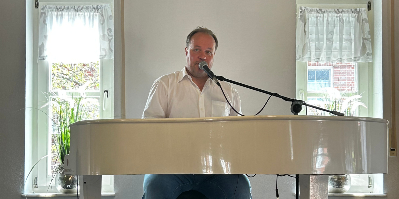 Arndt Baeck spielt Lieder von Udo Jürgens
