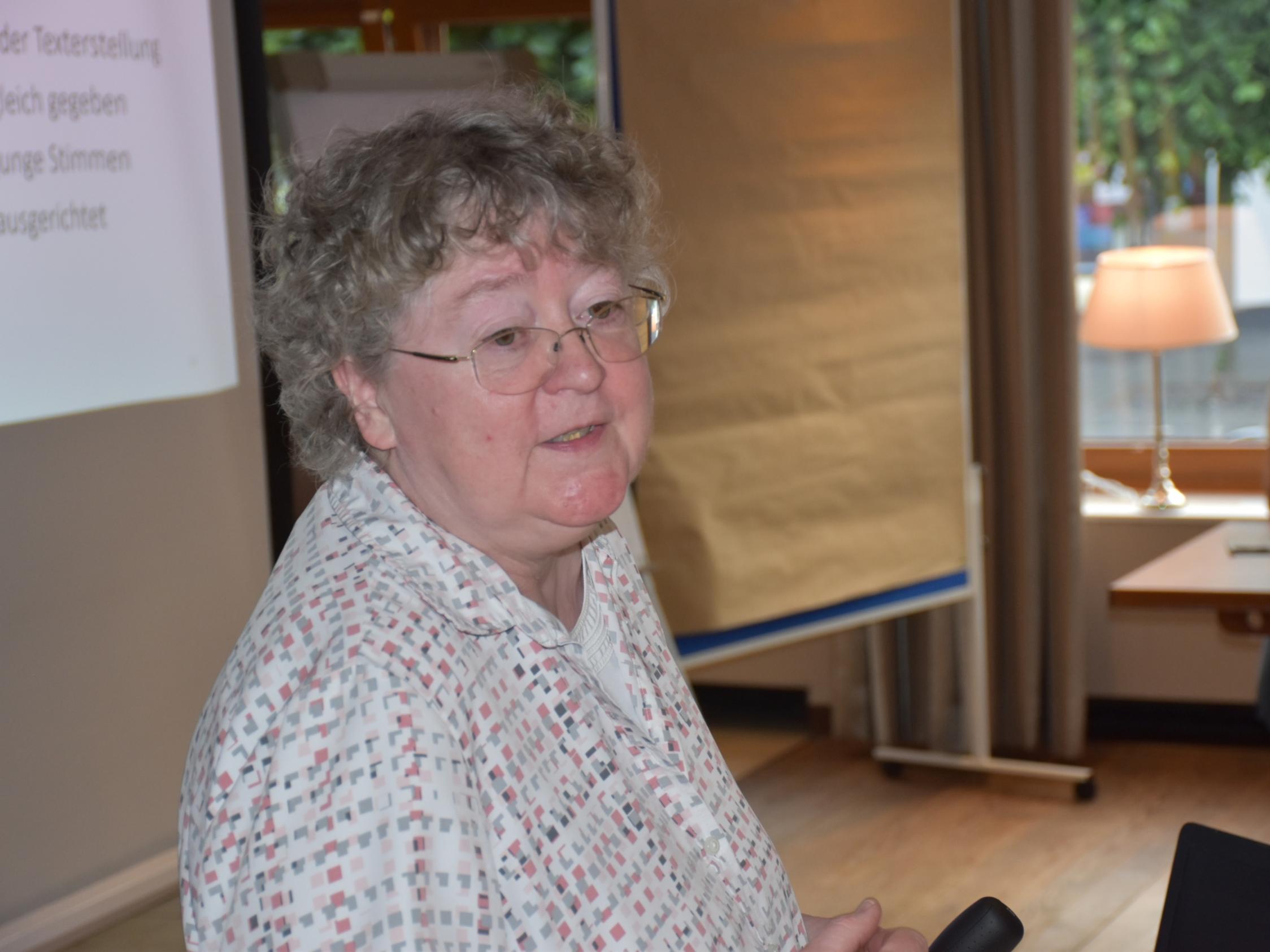 Prof. Dr. Dorothea Sattler referiert am 18. April im Kreuzzentrum in Heek über den Synodalen Weg.