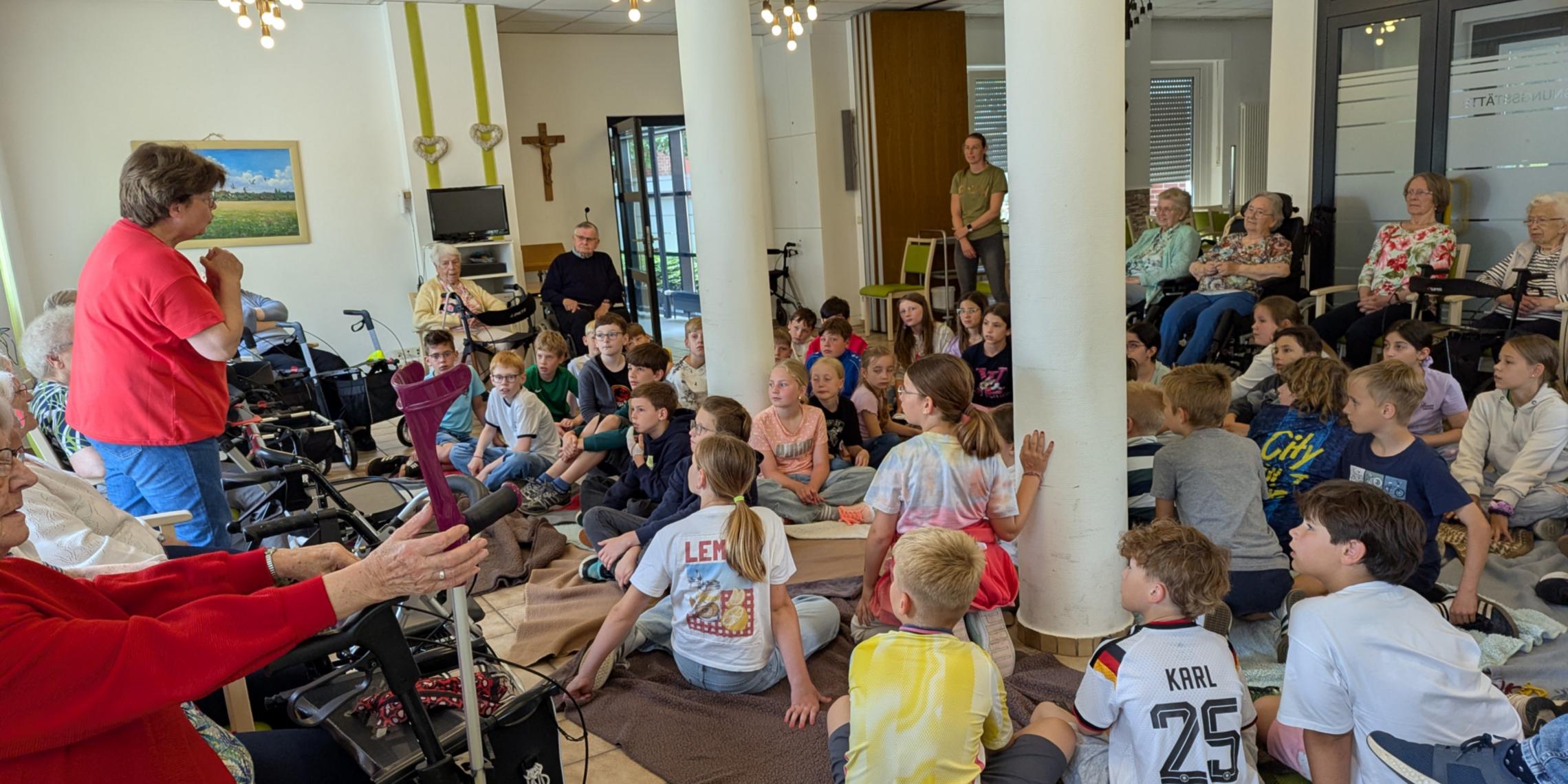 „Caritas verbindet Generationen“.
