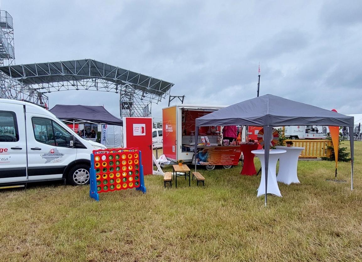 Der Stand unseres Caritasverbandes auf der Außenfläche des Gewerbetages.