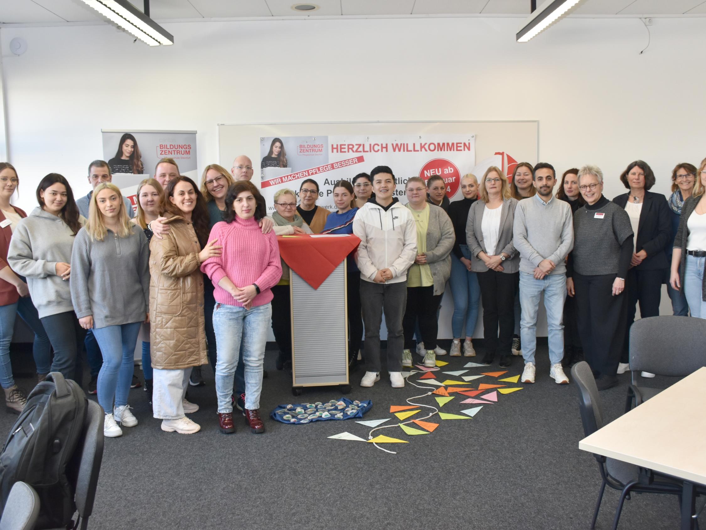 Das Caritas Bildungszentrum Rheine startete am 1. Februar in der früheren Nikomedesschule in Steinfurt einen einjährigen Ausbildungskurs zur  Pflegefachassistenz.