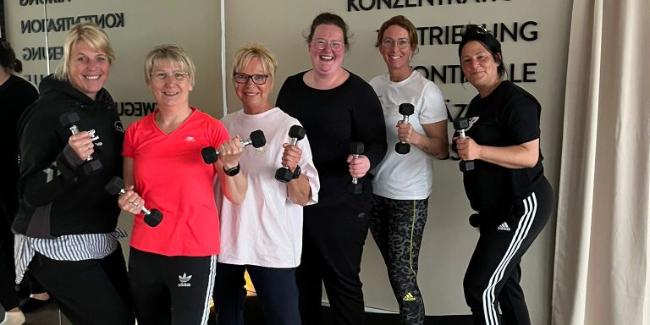 Teilnehmerinnen des Rückenflow-Kurses in Gronau.