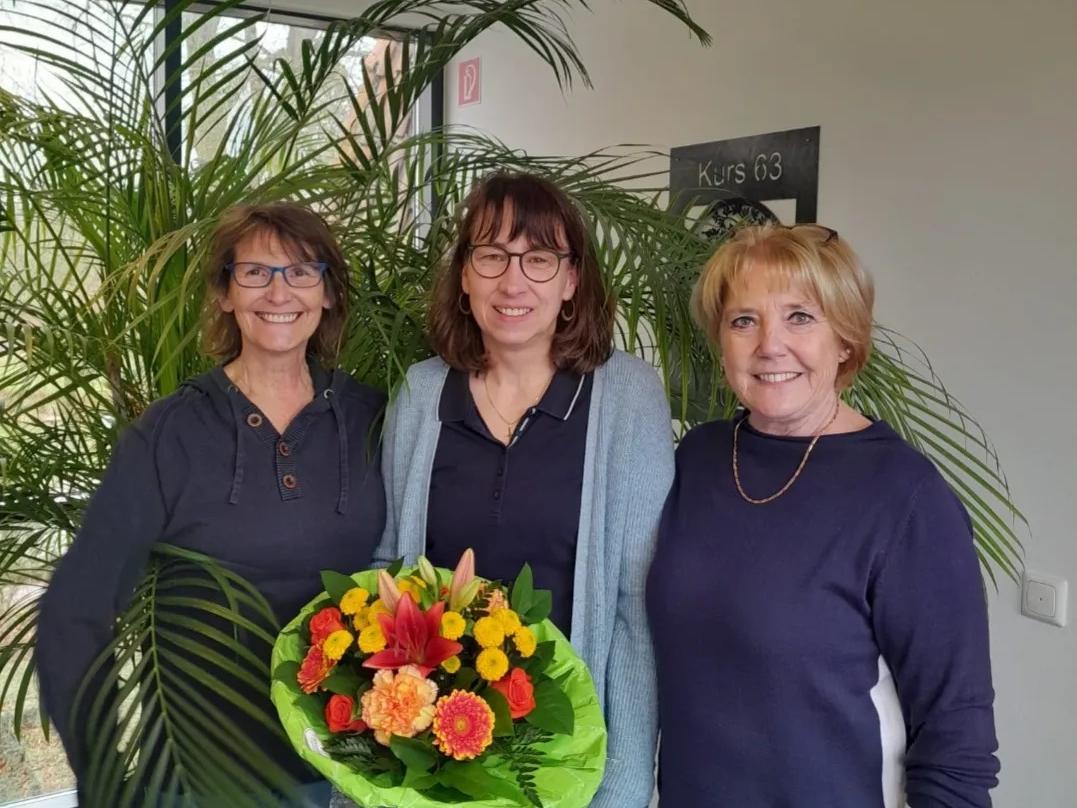 Sonja Kurth (M.), mit Irmgard Hermes (l.) und Petra Berger.