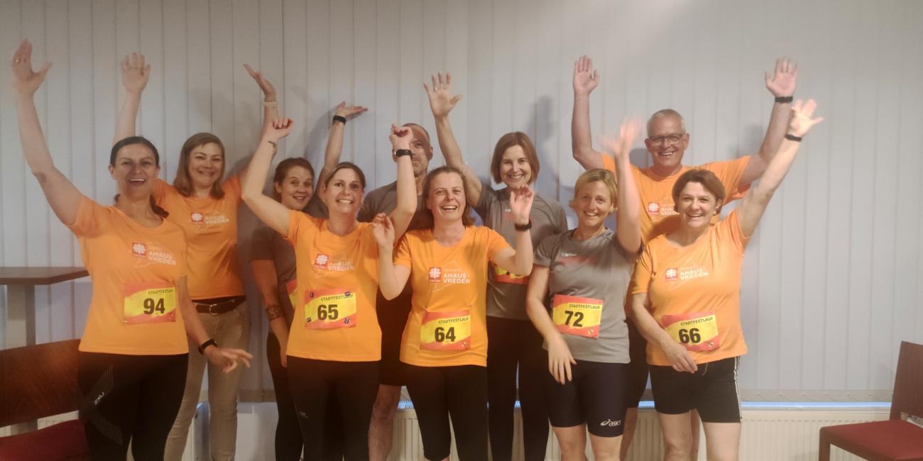 Mitarbeiterinnen und Mitarbeiter unseres Caritasverbandes nahmen am Stadtfestlauf in Ahaus teil.