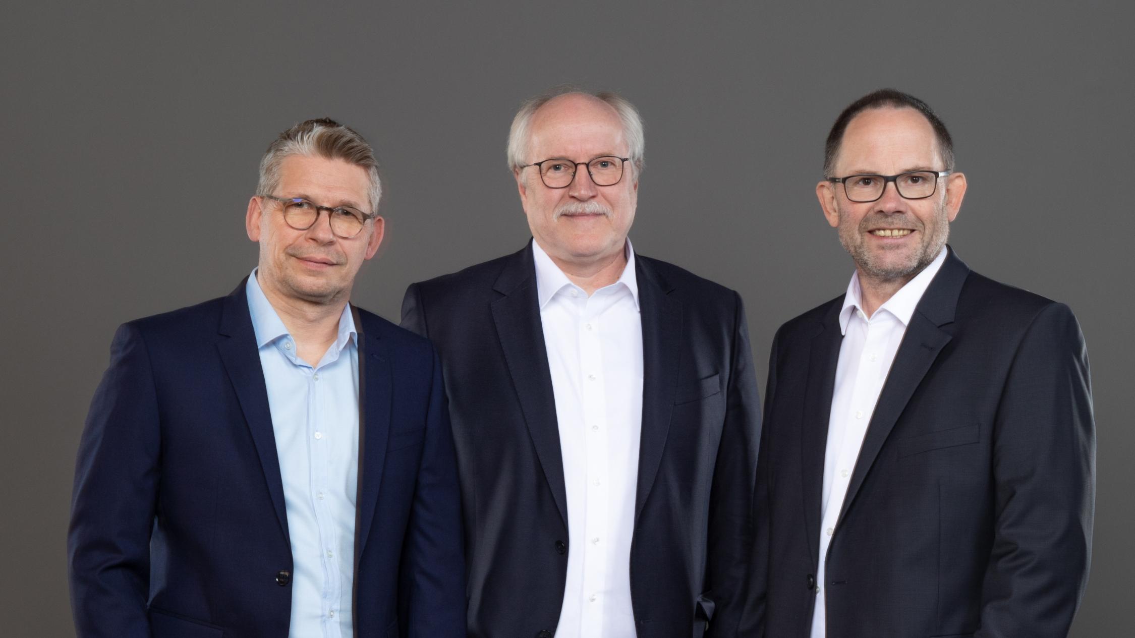 Der Vorstand des Caritasverbandes Ahaus-Vreden (Peter Schwack, Matthias Wittland, Hans-Peter Merzbach, v.l.) macht deutlich: „Der Caritasverband Ahaus-Vreden ist in keinerlei Hinsicht in die Vorgänge in Bocholt involviert und trägt keine Auswirkungen dieser Entwicklungen.“