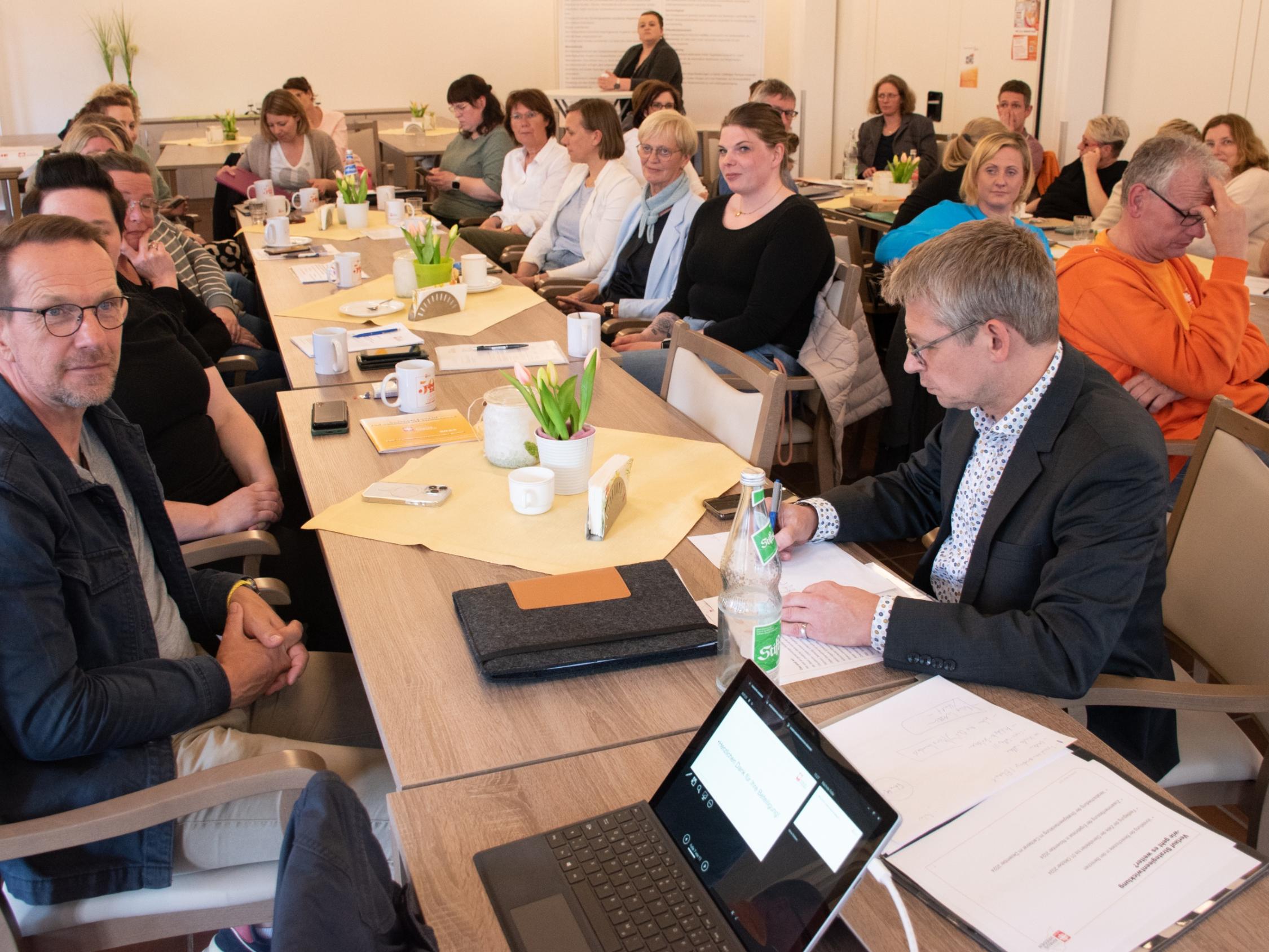 Leitungskräfte des Caritasverbandes Ahaus-Vreden befassten sich Anfang Mai mit der Strategie-Entwicklung.